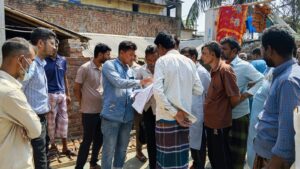 পুঠিয়ায় মন্দিরের জমি গিলে খাওয়ার চেষ্টা, প্রশাসনের হাতুড়ি আঘাত